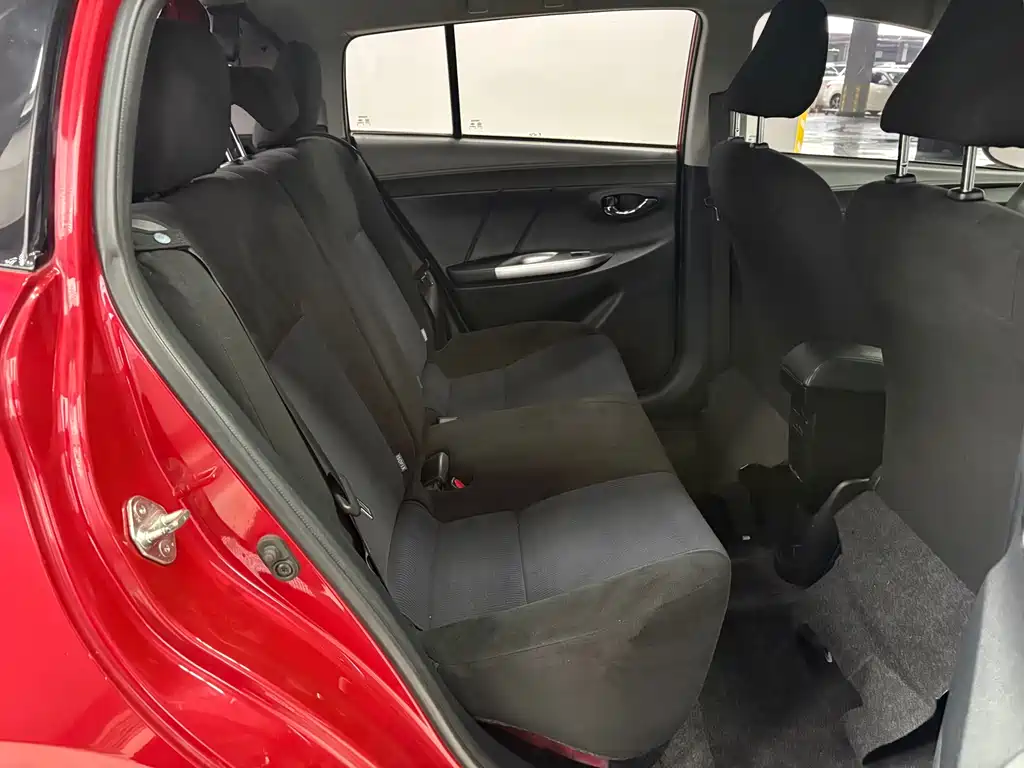 Toyota Yaris L 2016 — фото 10