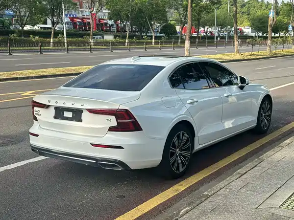 Volvo S60 2021
