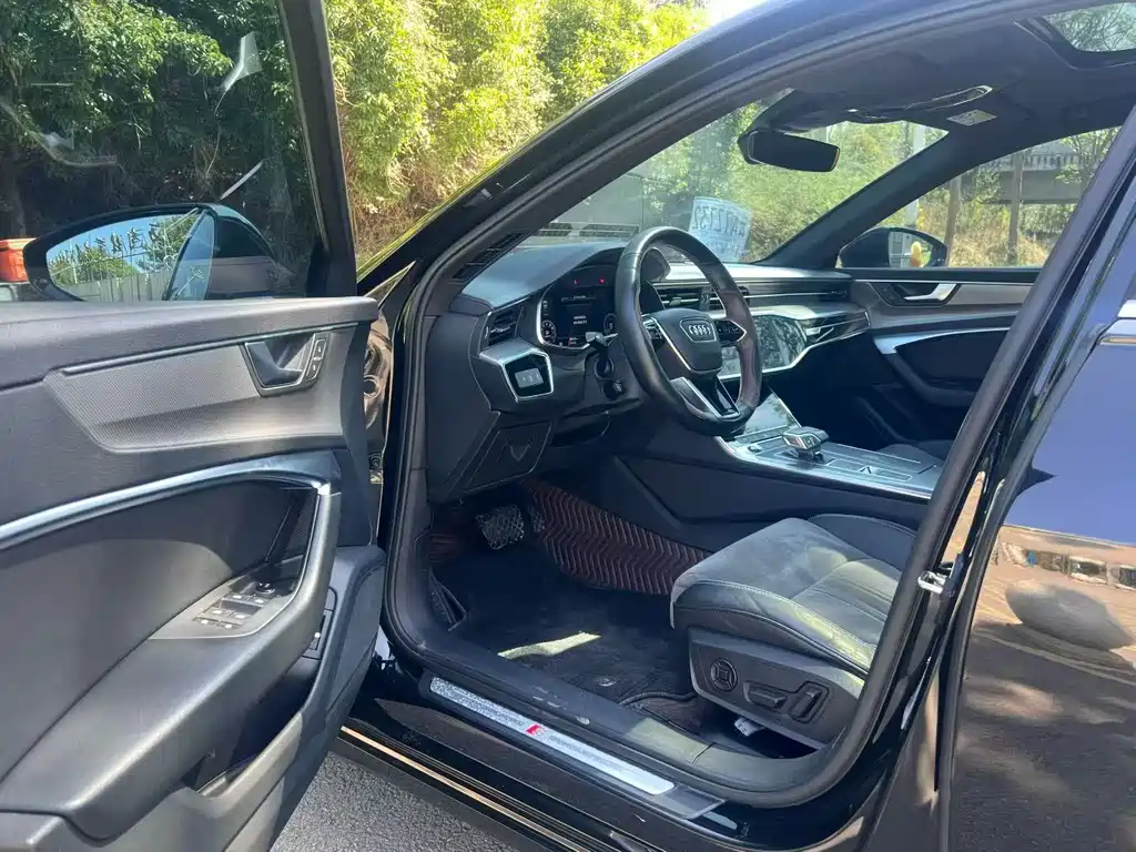 Audi A6L 2022