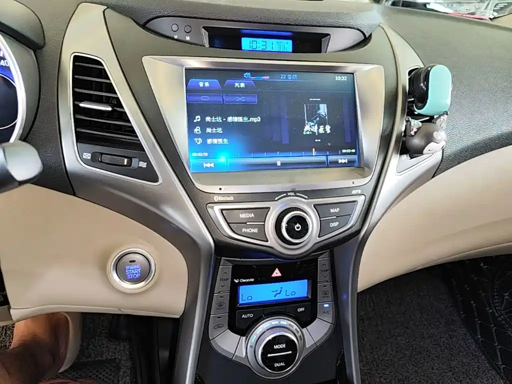 Hyundai Elantra Langdong 2016 — фото 13
