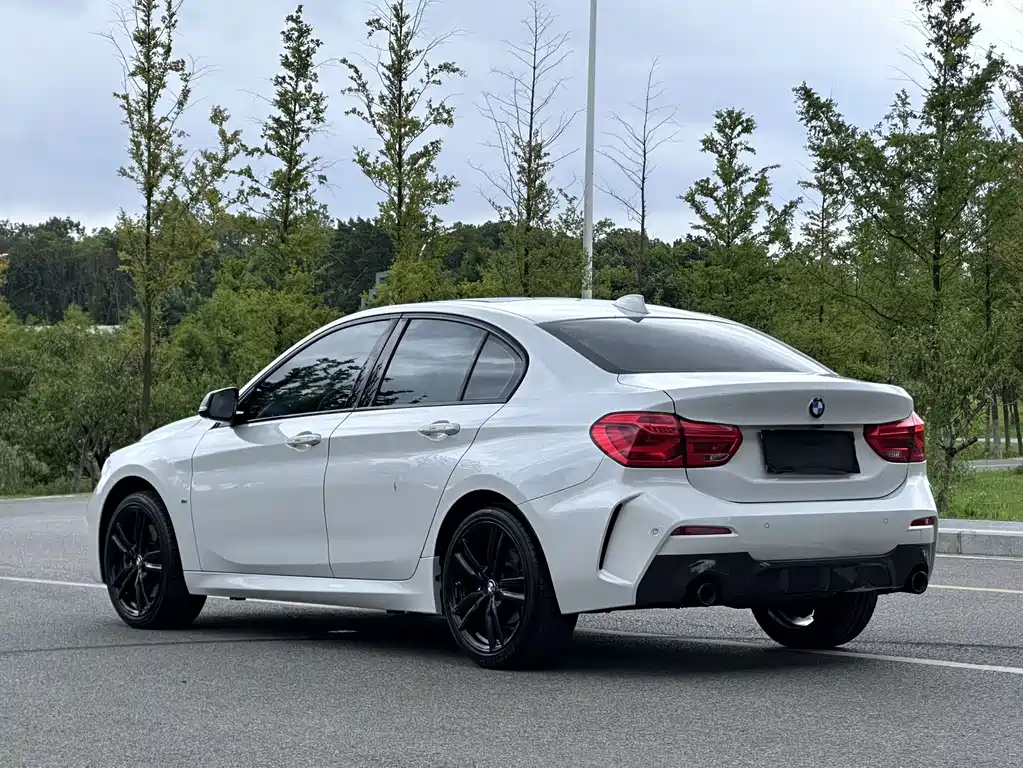 BMW 1 Series 2020 — фото 18