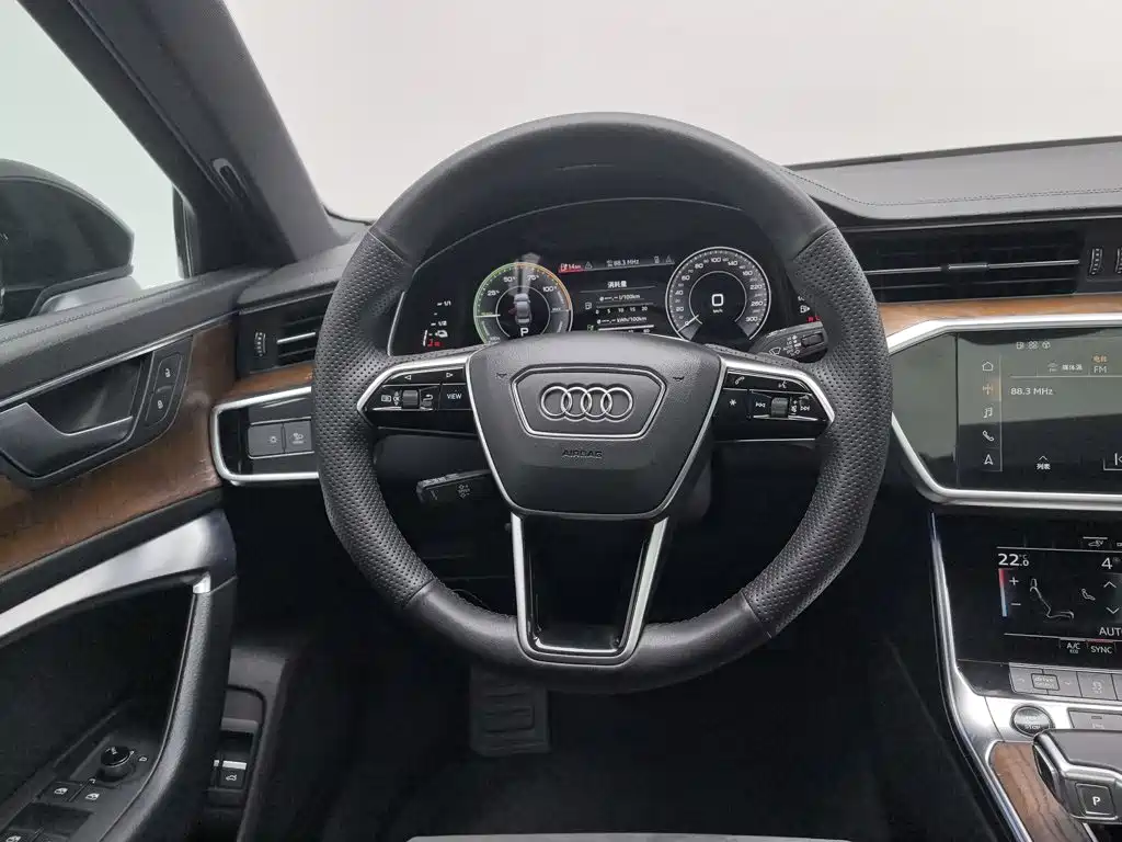 Audi A6L New Energy 2021 — фото 11
