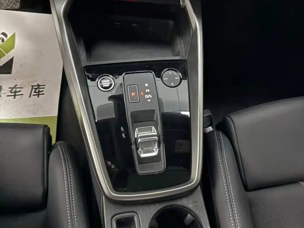 Audi A3 2023 — фото 15