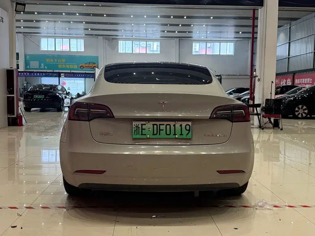 Tesla Model 3 2023 — фото 5