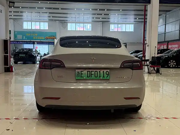 Tesla Model 3 2023