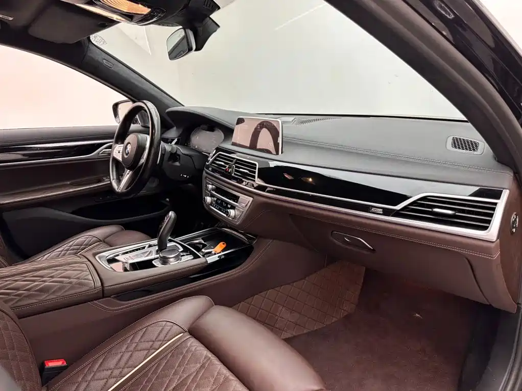 BMW 7 Series 2022 — фото 11