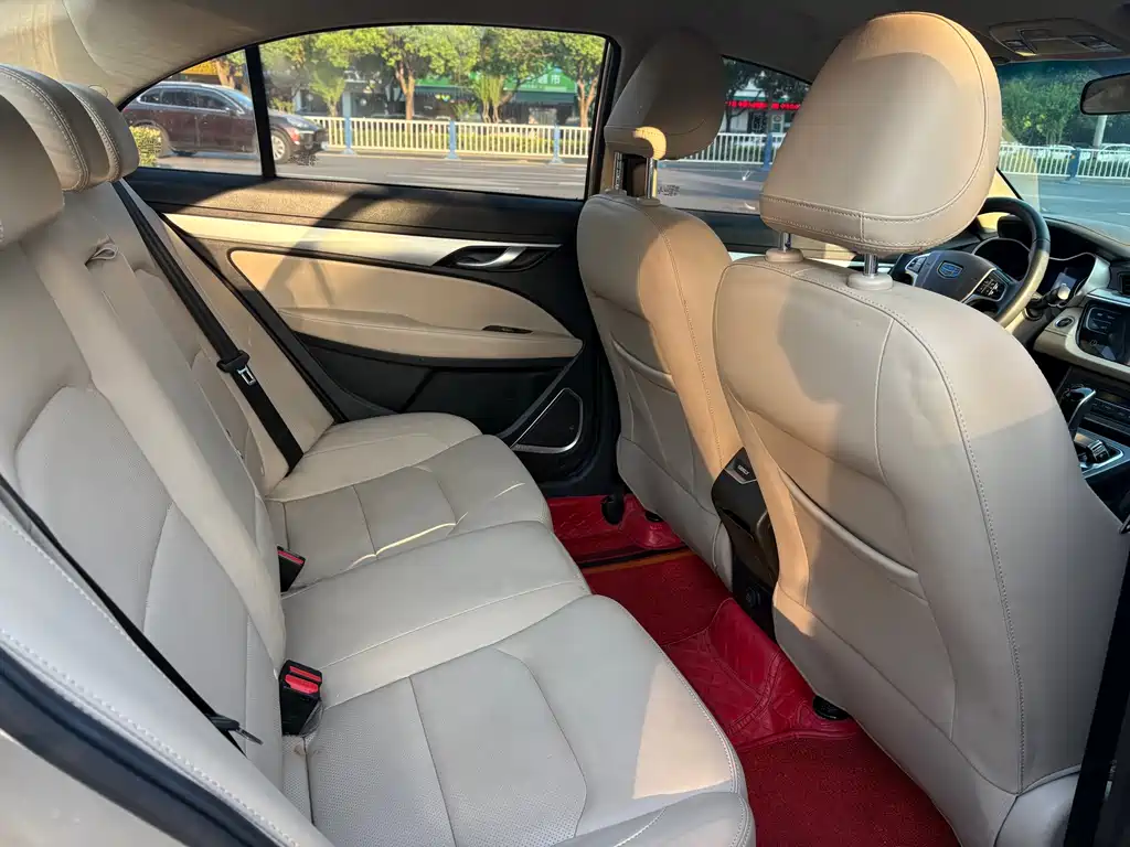 Geely Emgrand 2019 — фото 10