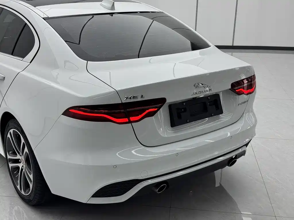 Jaguar XEL 2021 — фото 21