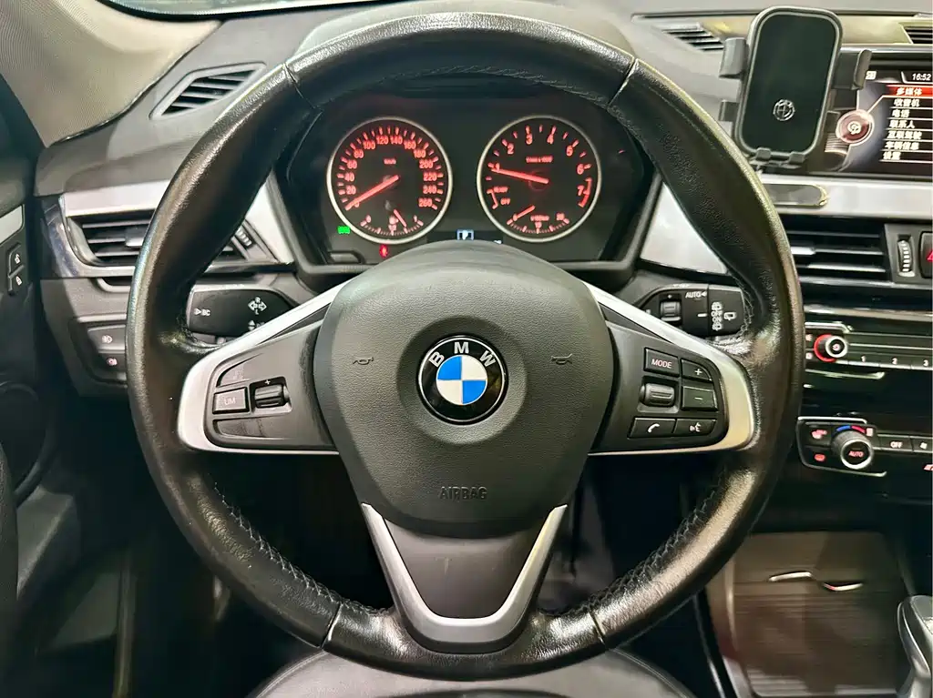 BMW X1 2017 — фото 13