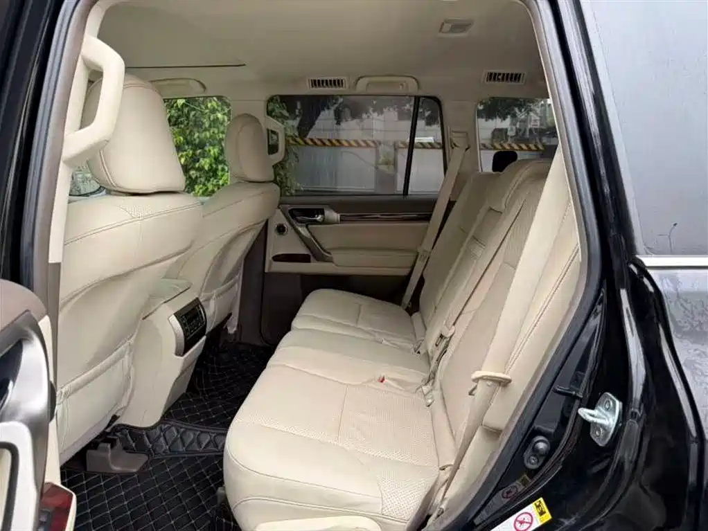 Lexus GX 2011