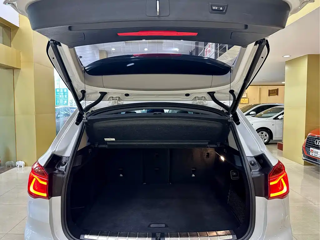 BMW X1 2017 — фото 19