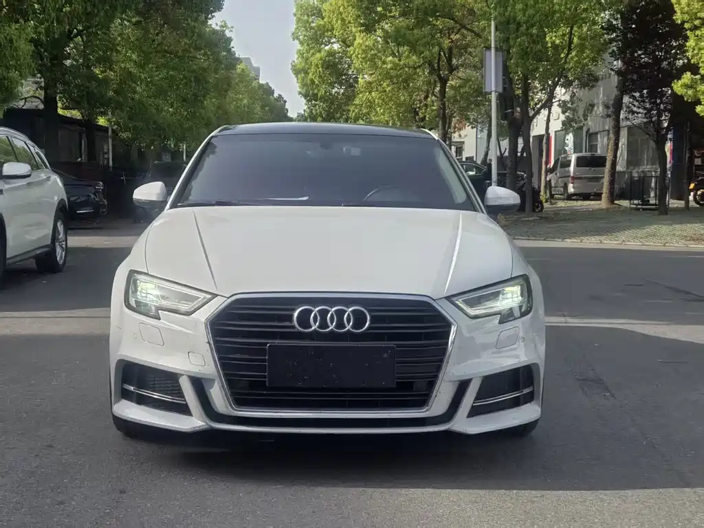 Audi A3 2019 — фото 2