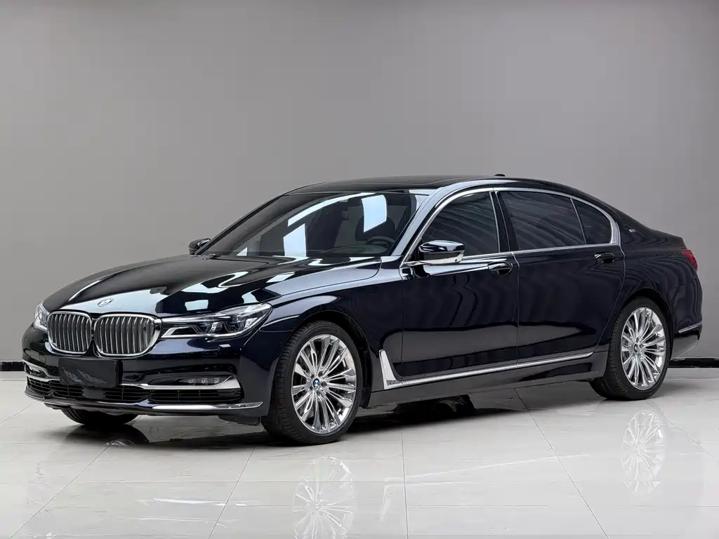 BMW 7 Series 2018 — фото 1