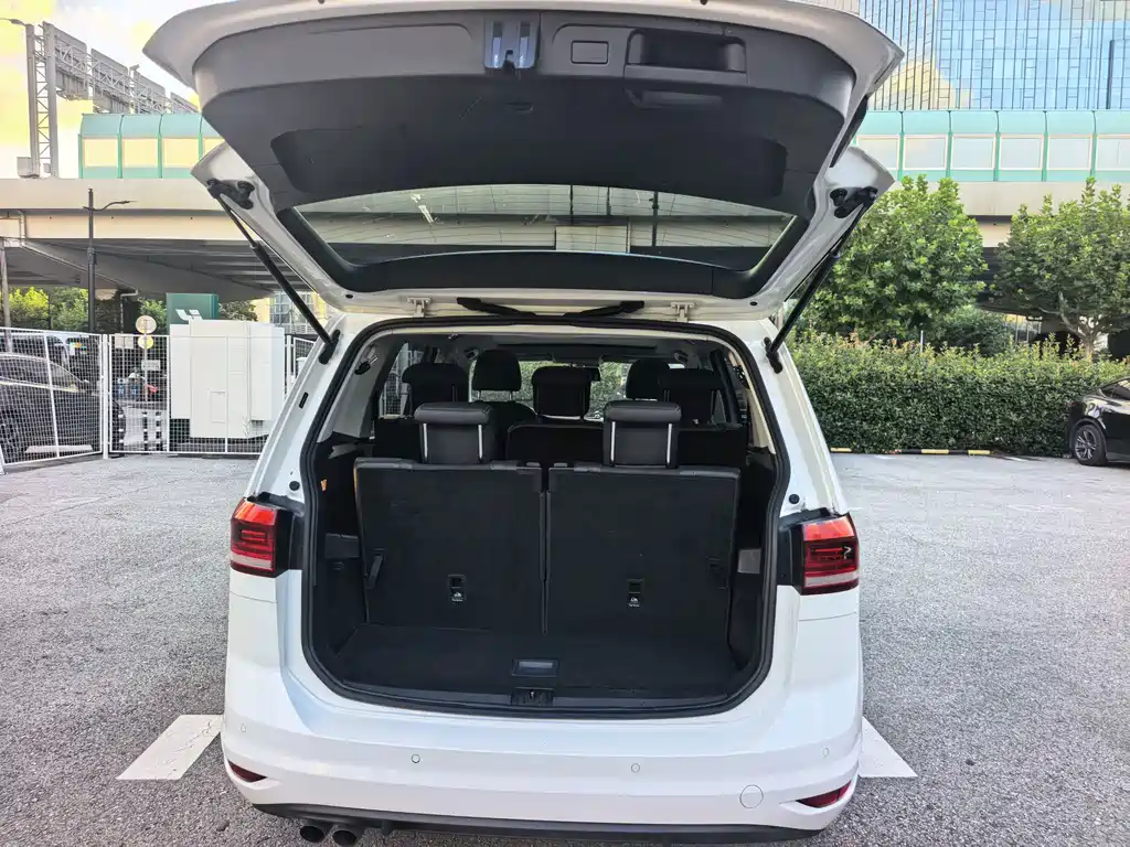 Volkswagen Touran 2020 — фото 18