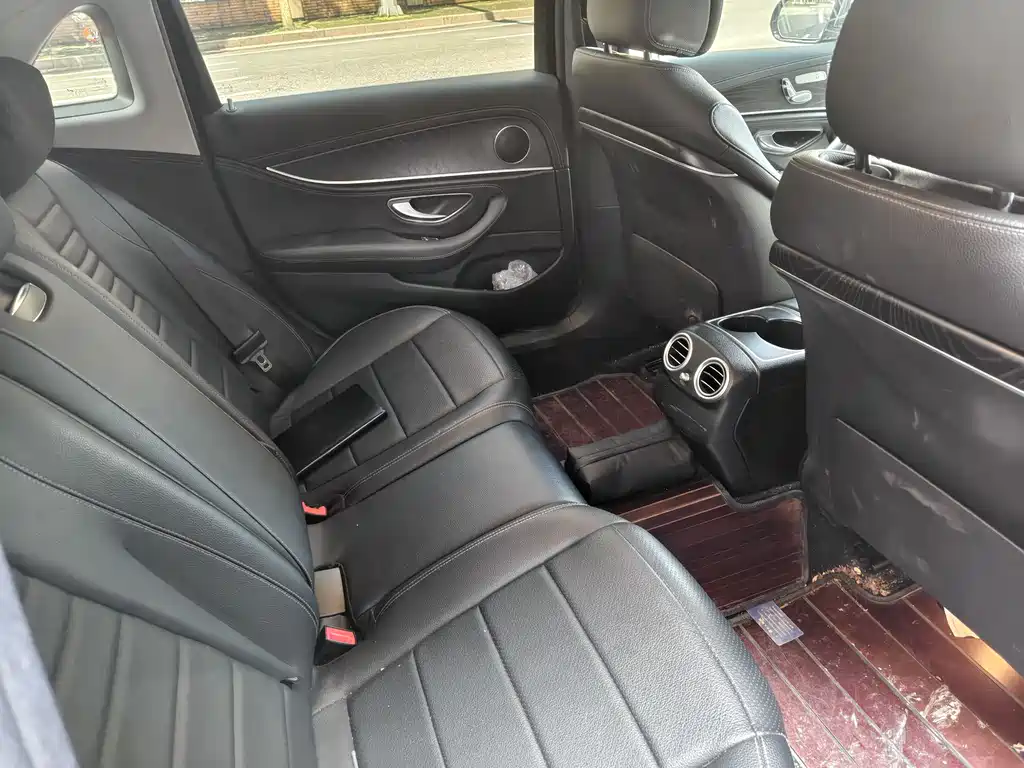 Mercedes-Benz E-Class 2019 — фото 16