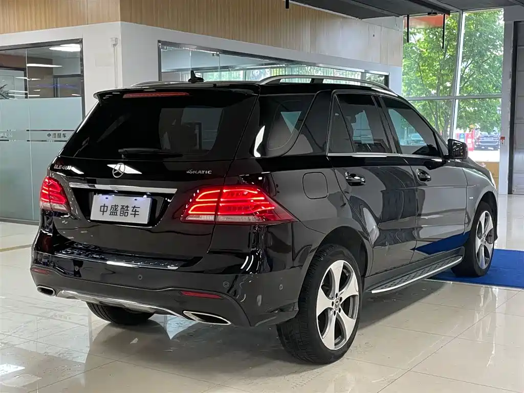 Mercedes-Benz GLE 2018 — фото 26