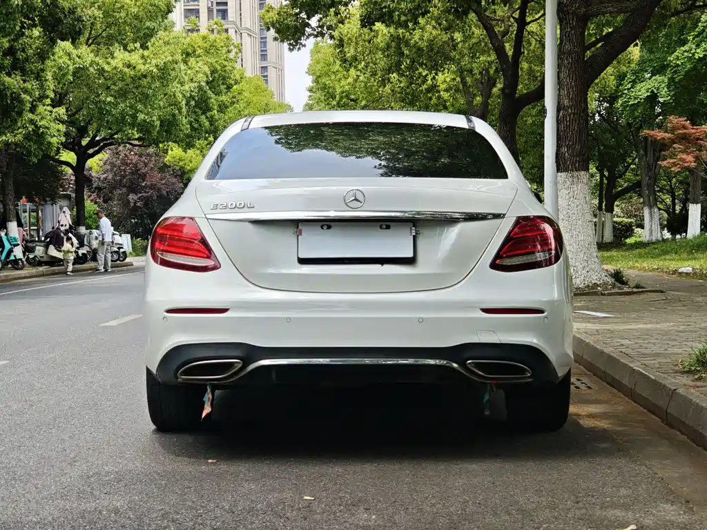 Mercedes-Benz E-Class 2018 — фото 13