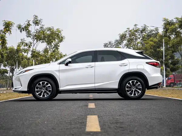Lexus RX 2021