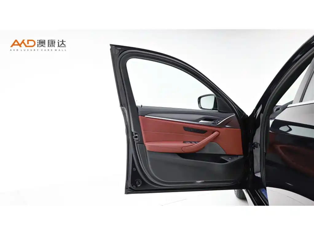 BMW 5 Series 2022 — фото 10