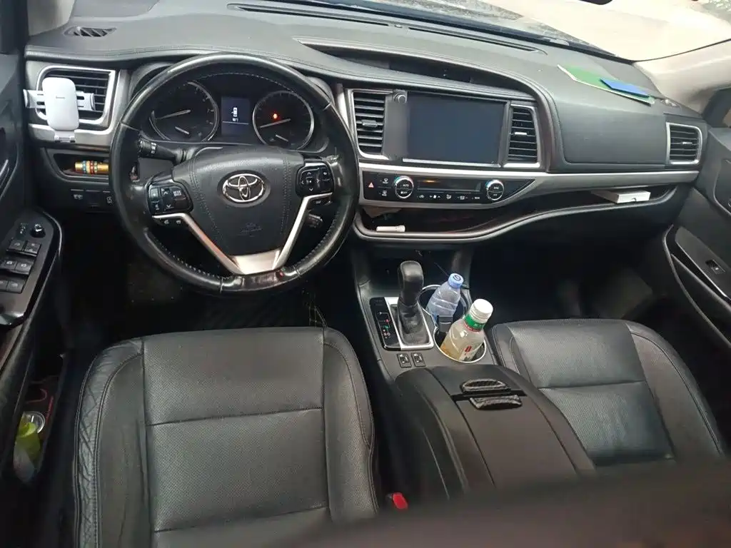 Toyota Highlander 2017 — фото 3