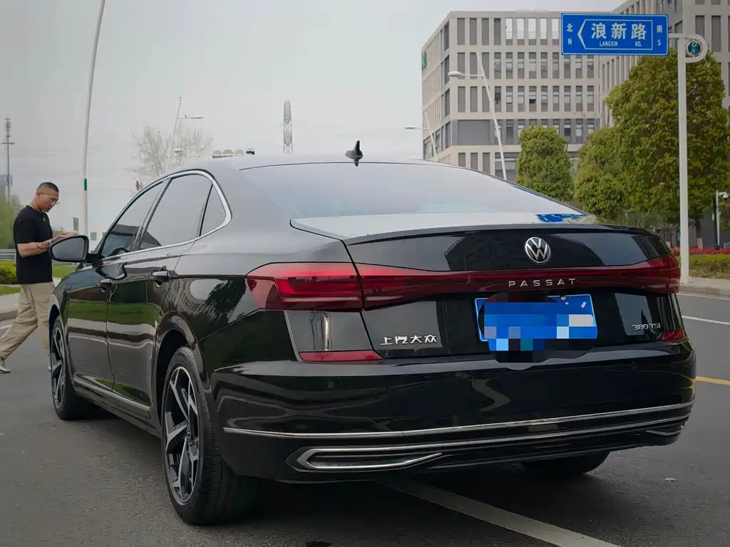 Volkswagen Passat 2024