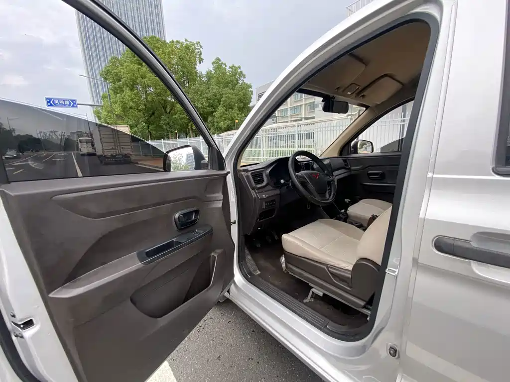 Wuling Hongguang V 2023