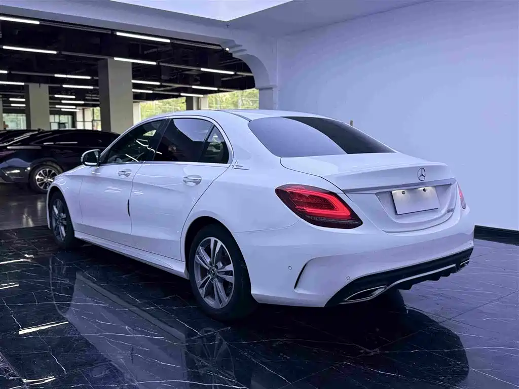 Mercedes-Benz C-Class 2019 — фото 17