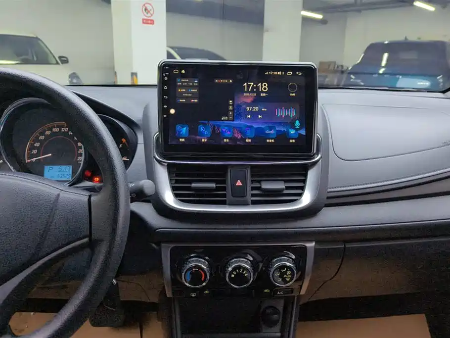 Toyota Yaris L 2021 — фото 12