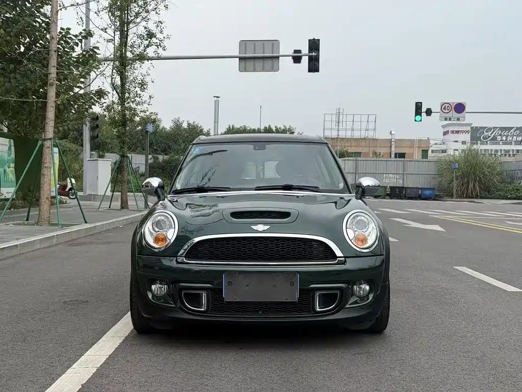 MINI Clubman 2012