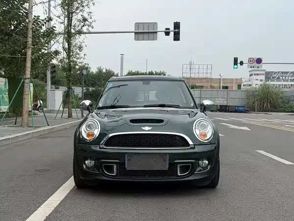 MINI Clubman 2012