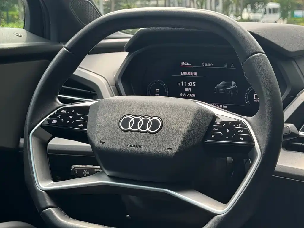 Audi Q5 E-Tron 2023 — фото 21