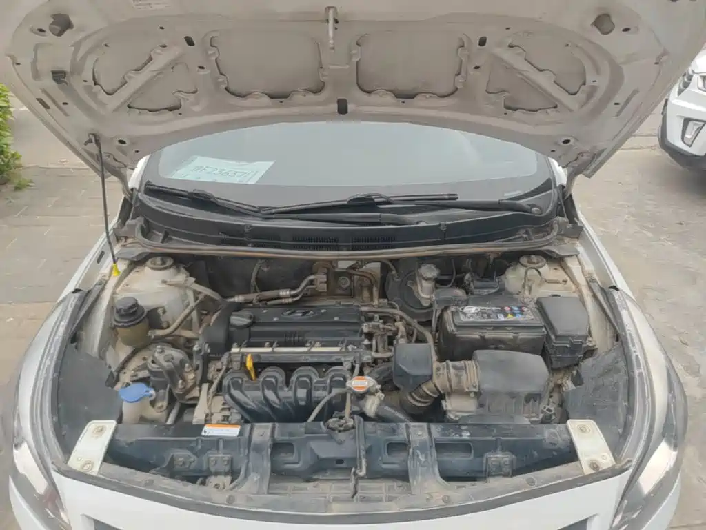 Hyundai Verna 2016 — фото 20