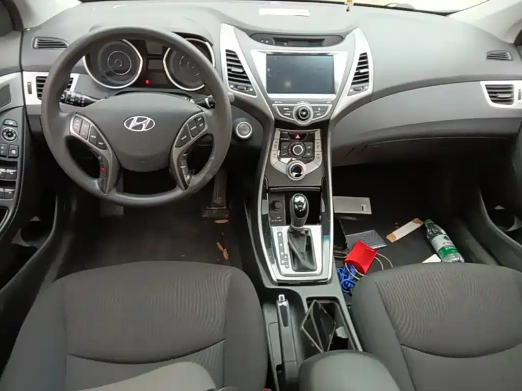 Hyundai Elantra Langdong 2017 — фото 13
