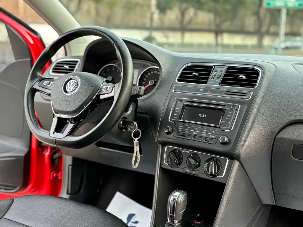Volkswagen Polo 2017 — фото 13