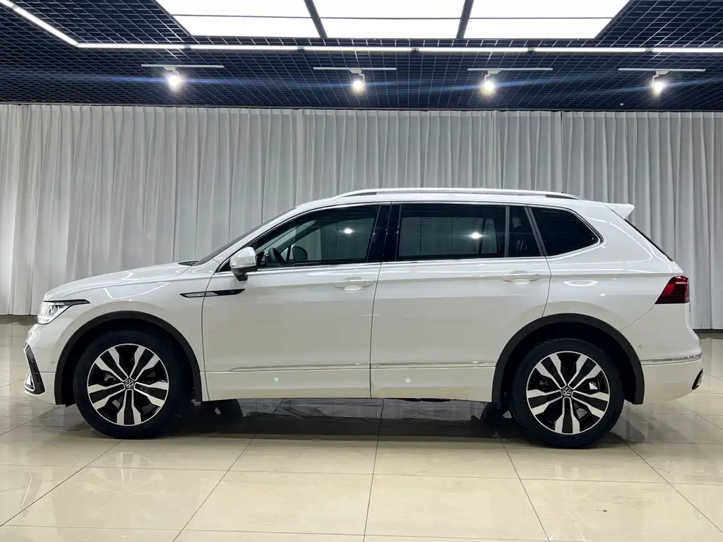 Volkswagen Tiguan L 2022