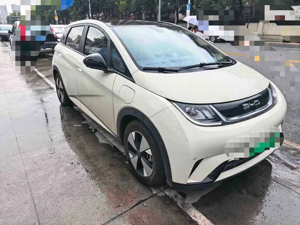 BYD Dolphin 2023