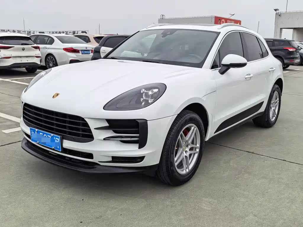 Porsche Macan 2019 — фото 1