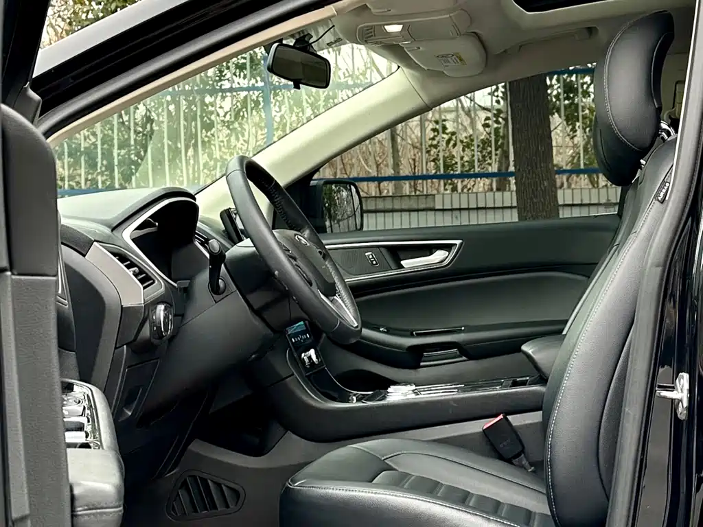 Ford Edge 2020 — фото 13