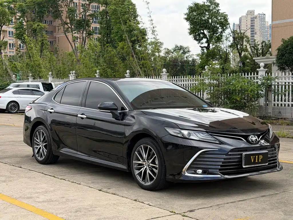 Toyota Camry 2021 — фото 3