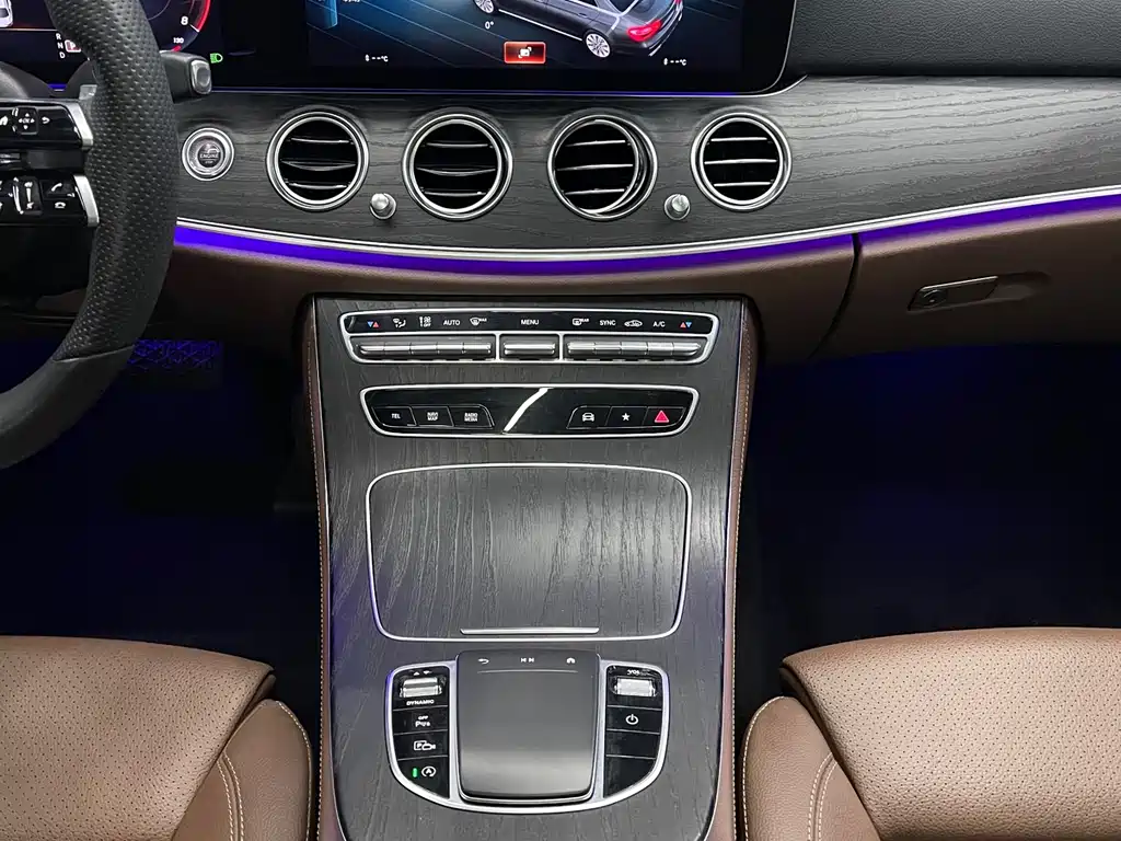 Mercedes-Benz E-Class 2021 — фото 11