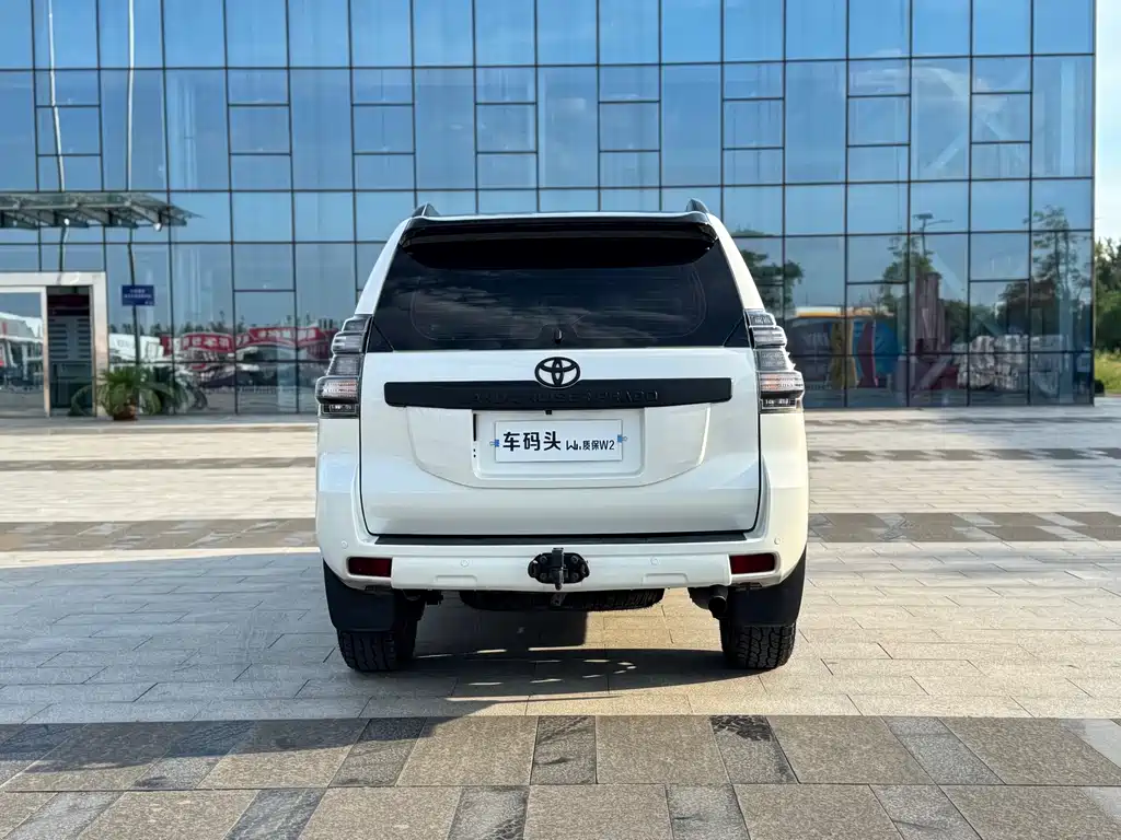 Toyota Prado 2017 — фото 8