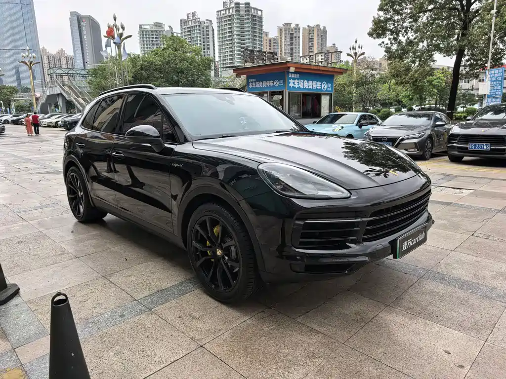 Porsche Cayenne Hybrid 2021 — фото 3