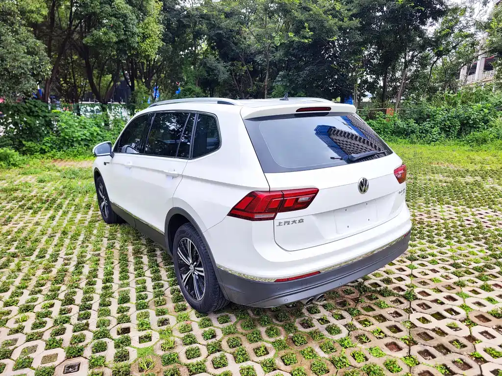 Volkswagen Tiguan L 2019 — фото 10