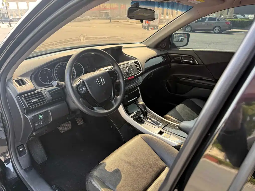 Honda Accord 2018 — фото 4