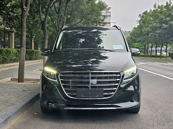Mercedes-Benz V-Class 2025