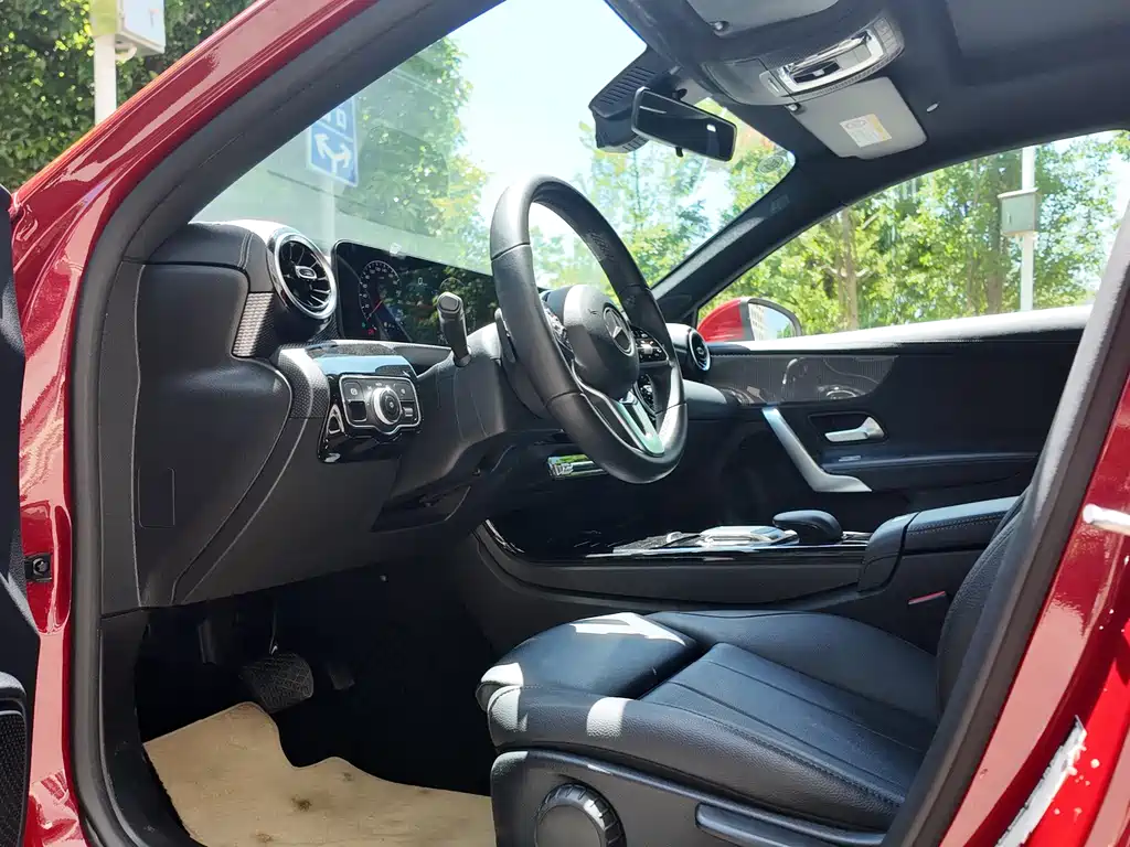 Mercedes-Benz A-Class 2021 — фото 12