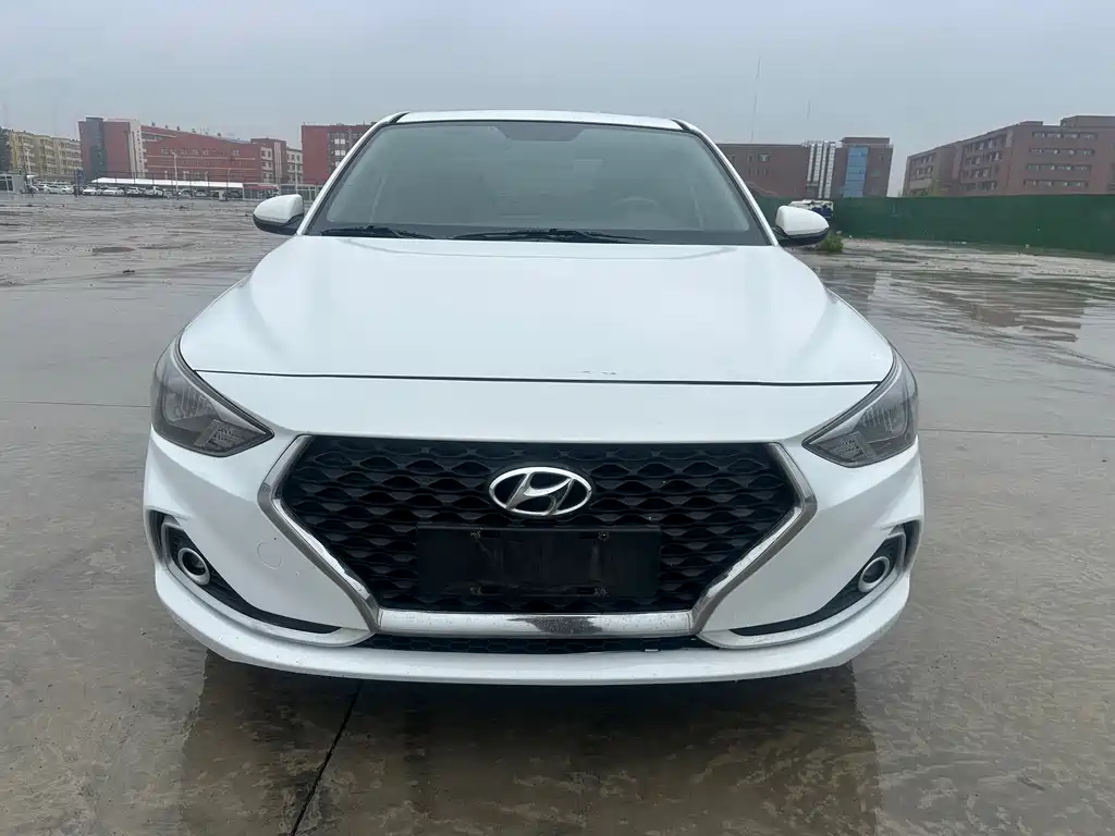 Hyundai Elantra 2017 — фото 2