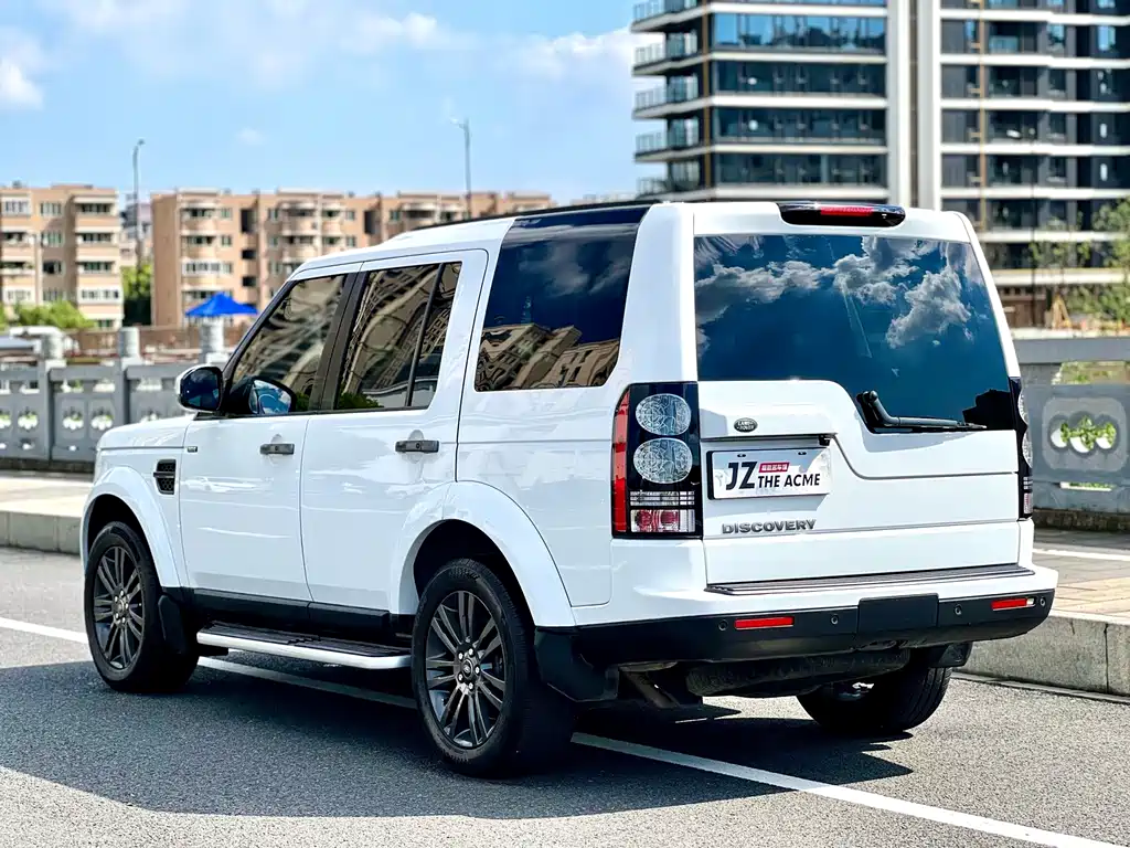 Land Rover Discovery 2017 — фото 14