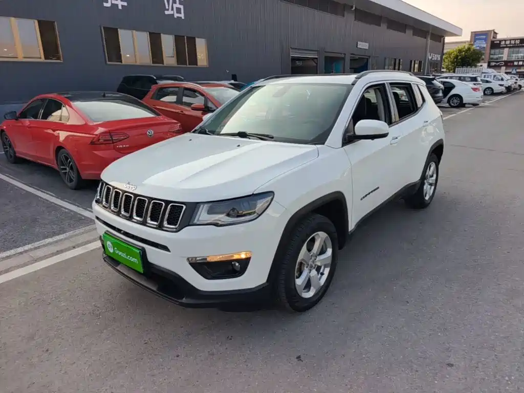 Jeep Compass 2018 — фото 1