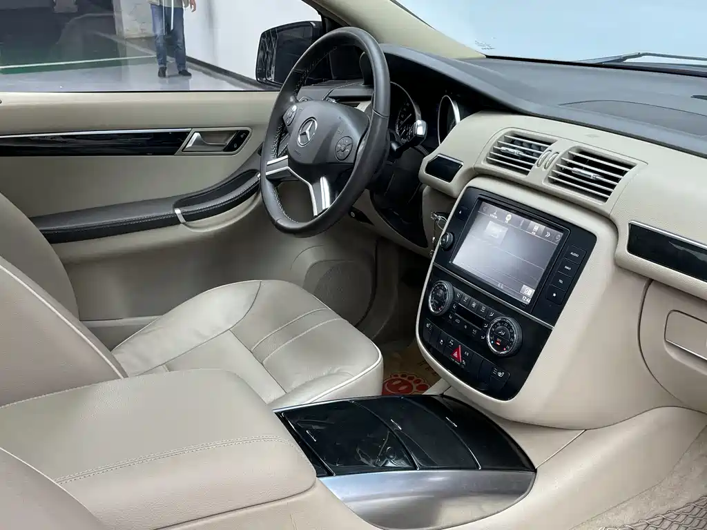 Mercedes-Benz R-Class 2014 — фото 18